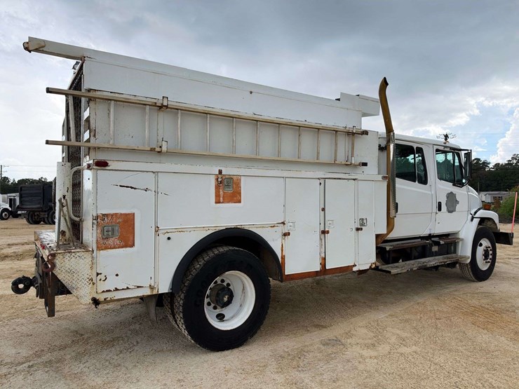 2003-freightliner-fl70-image-3