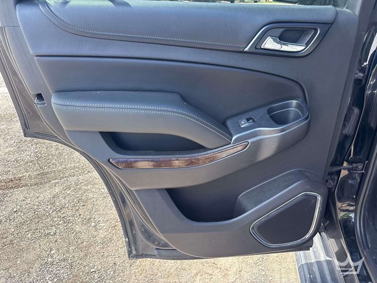 2018-chevrolet-tahoe-image-17