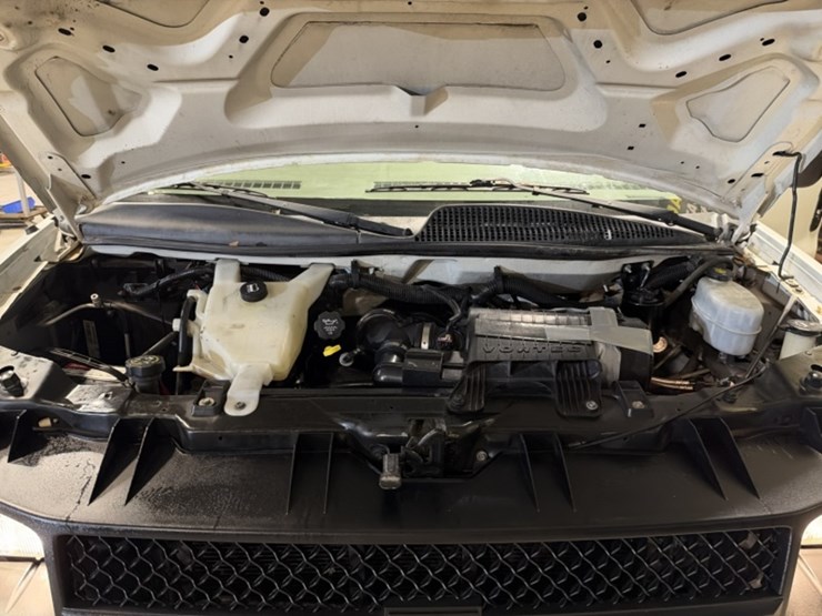 2011-chevrolet-express-2500-image-22