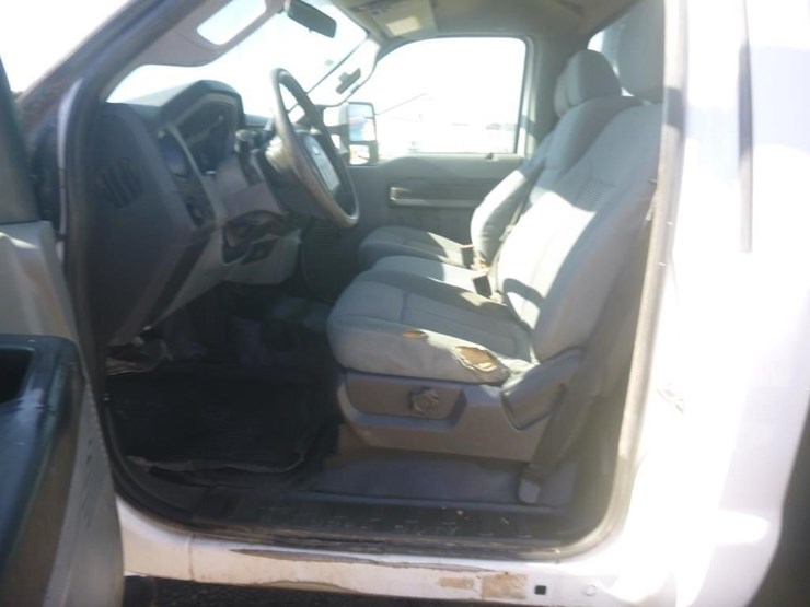 2012-ford-f550-image-12