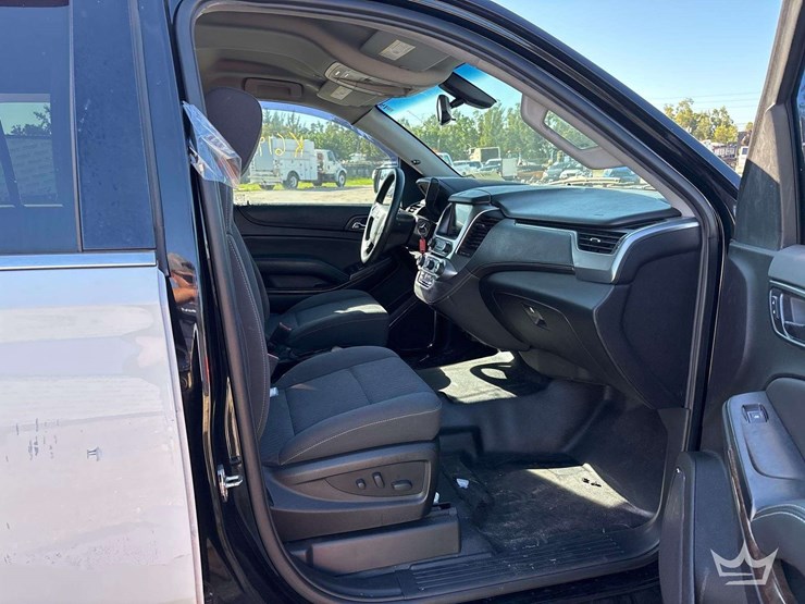 2019-chevrolet-tahoe-image-18