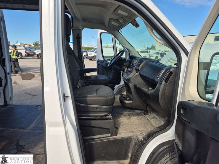 2019-ram-promaster-cargo-van-image-26