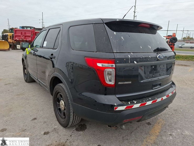 2015-ford-explorer-image-7