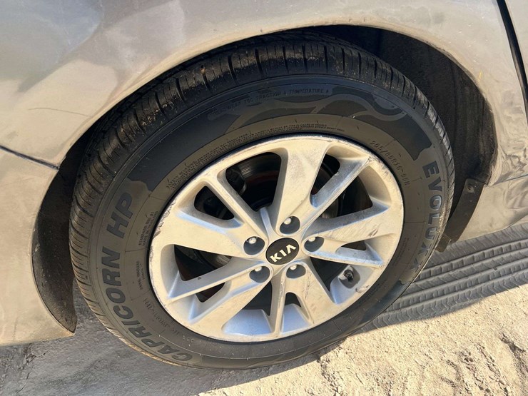 2018-kia-optima-4-door-sedan-(140,152-miles)-image-26