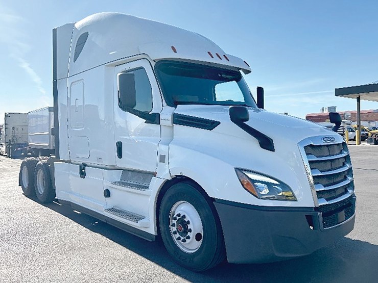 2020-freightliner-cascadia-126-image-1