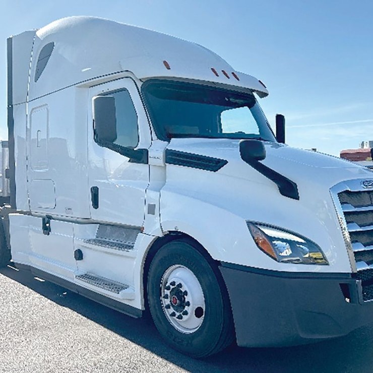 2020 FREIGHTLINER CASCADIA 126