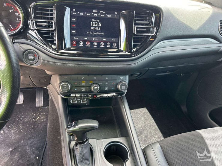 2022-dodge-durango-image-19