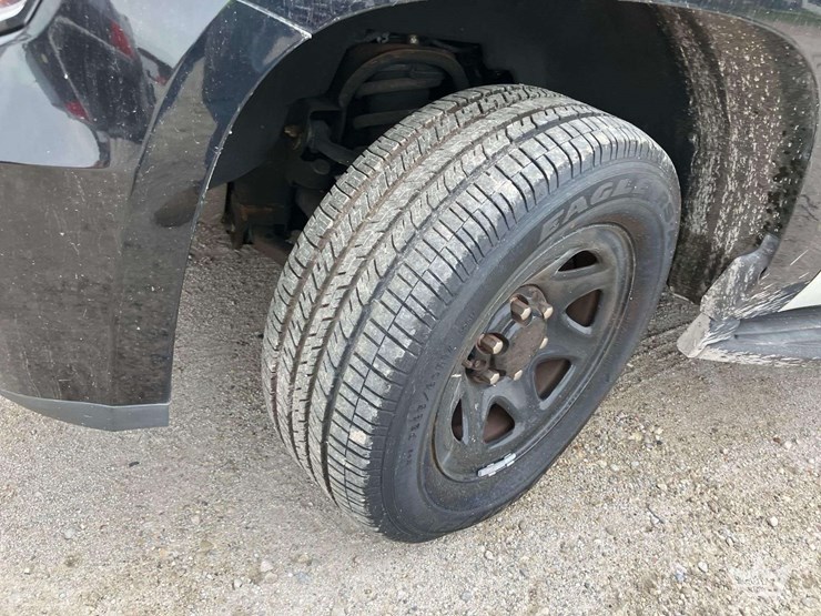 2019-chevrolet-tahoe-image-24