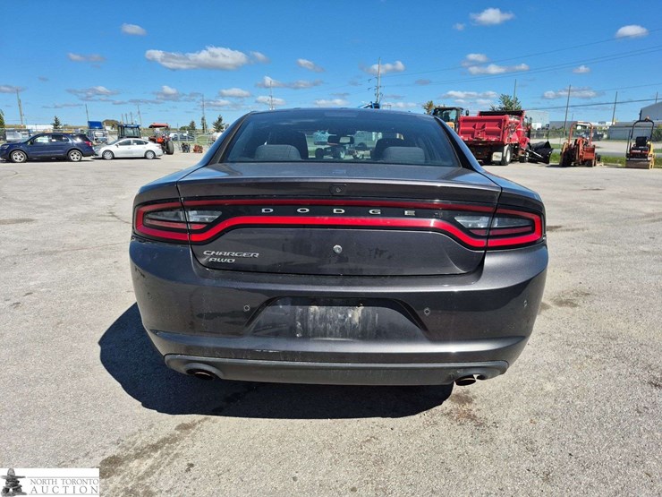 2017-dodge-charger-image-6