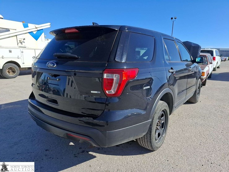 2017-ford-explorer-image-5