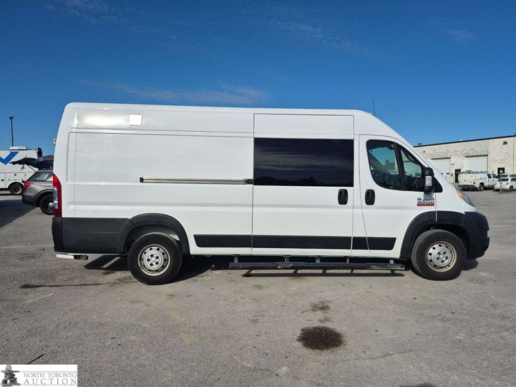 2019-ram-promaster-cargo-van-image-4