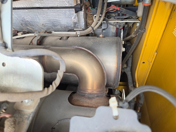 2020-deere-331g-image-31