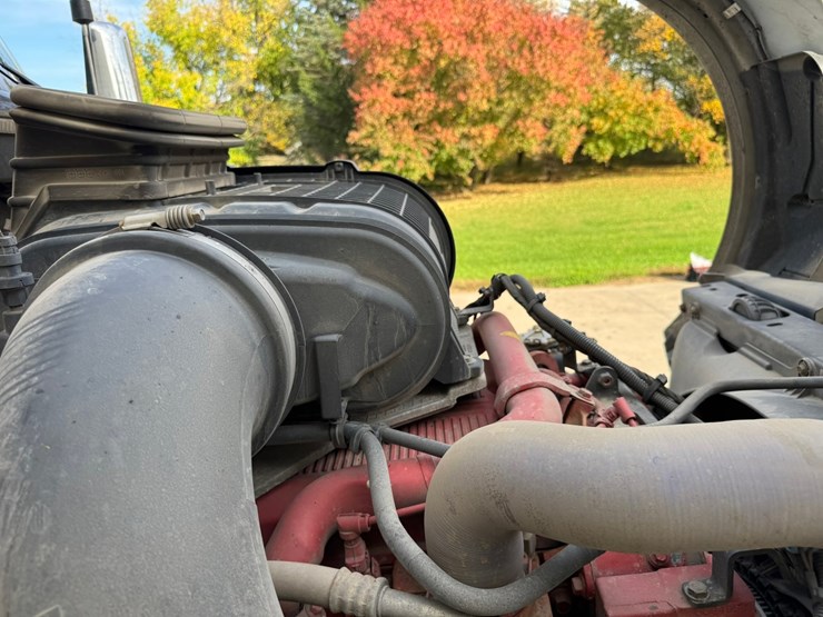 2022-kenworth-t680-image-55