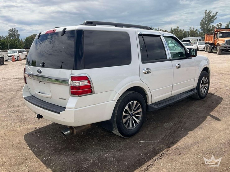 2016-ford-expedition-image-3