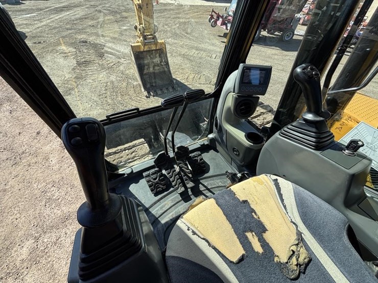 2020-caterpillar-313flgc-image-32