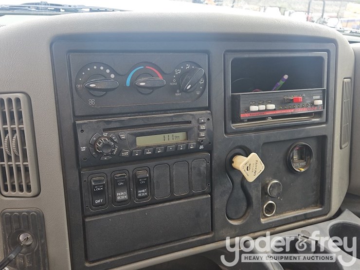 2012-vactor-2100-image-23