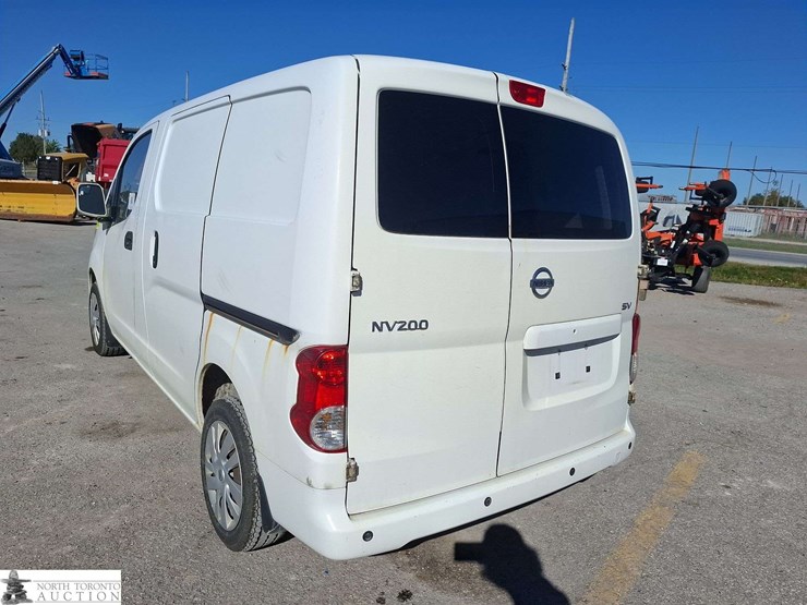 2017-nissan-nv200-image-7