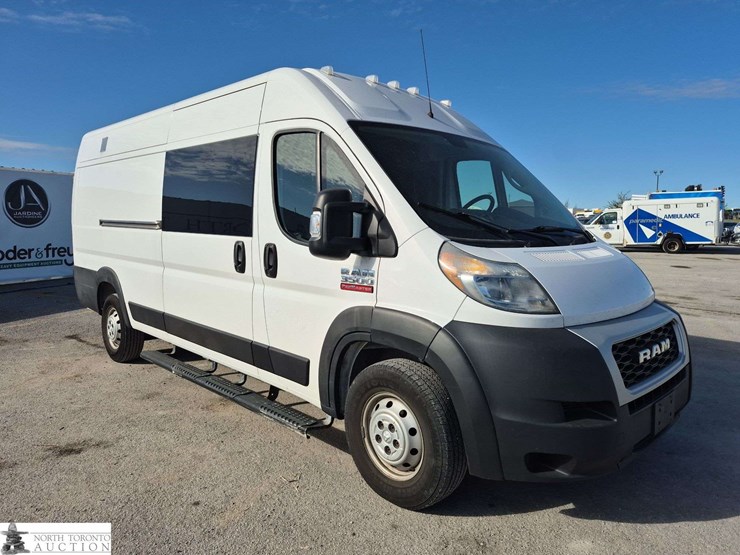 2019-ram-promaster-cargo-van-image-3