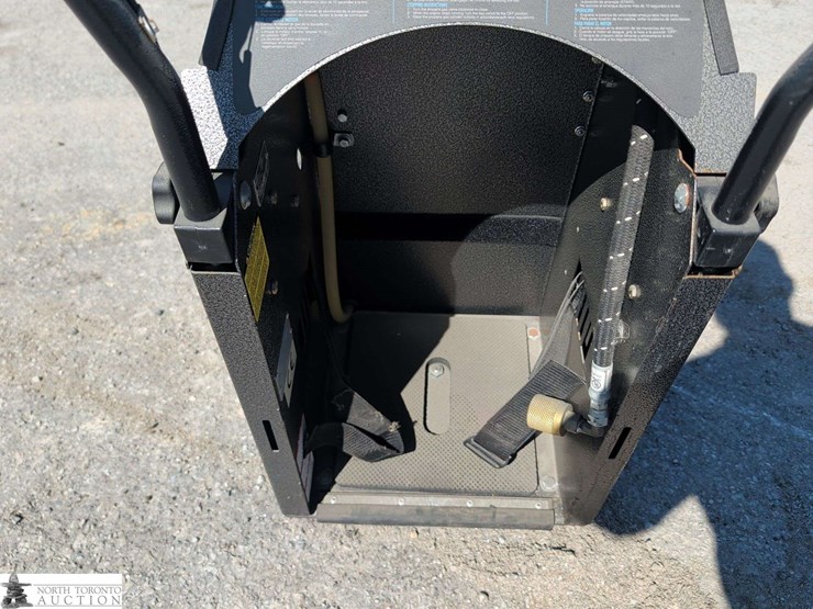 non-operable-2018-power-eclipse-440bu-floor-scrubber-image-15
