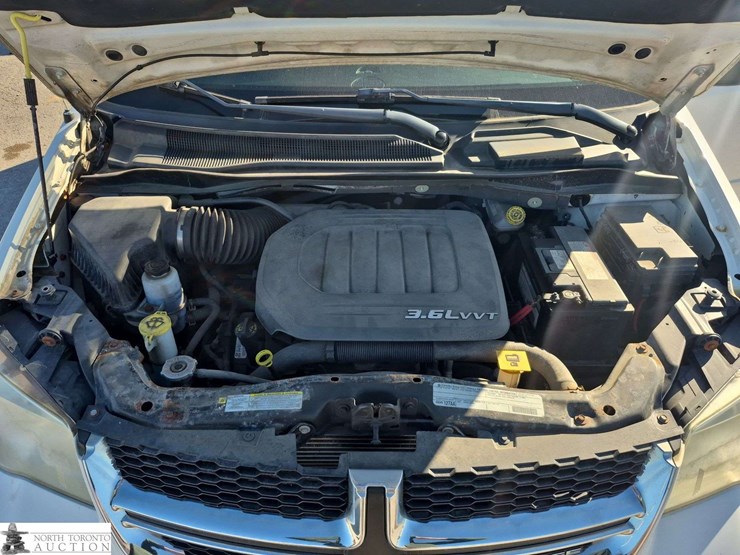 2011-dodge-grand-caravan-se-image-9