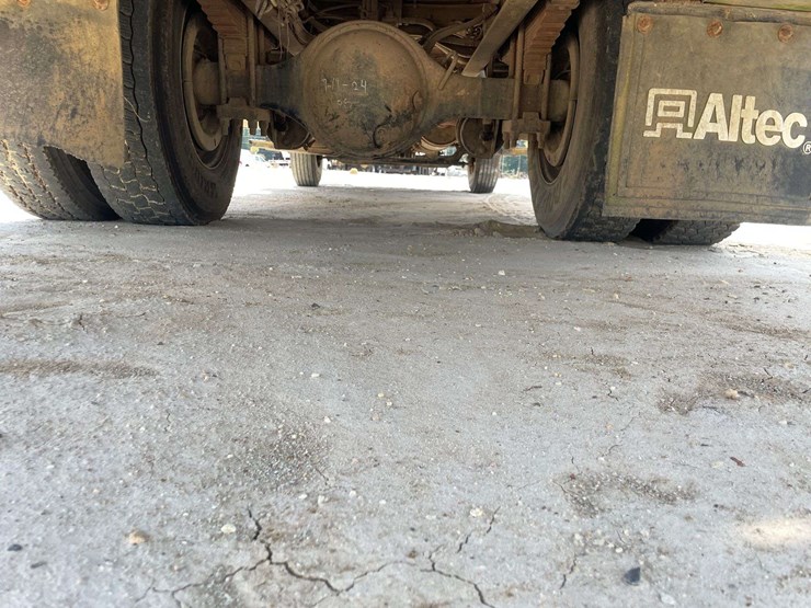 2011-ford-f750-image-24