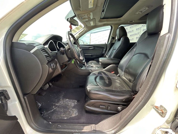 2012-chevrolet-traverse-image-12