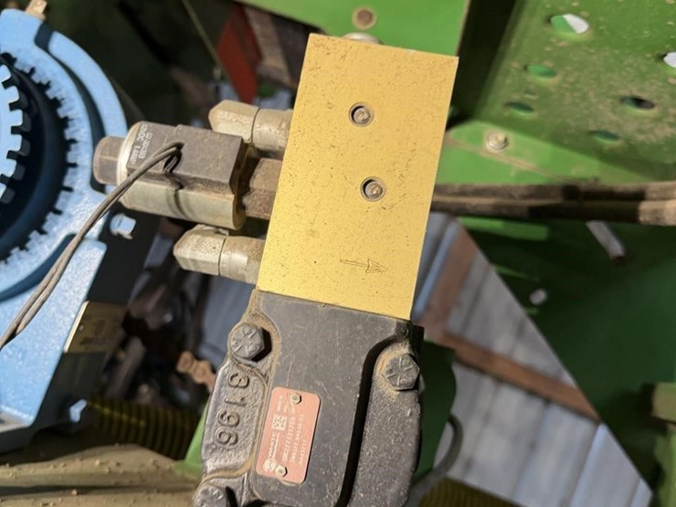 2013-john-deere-db60-image-50