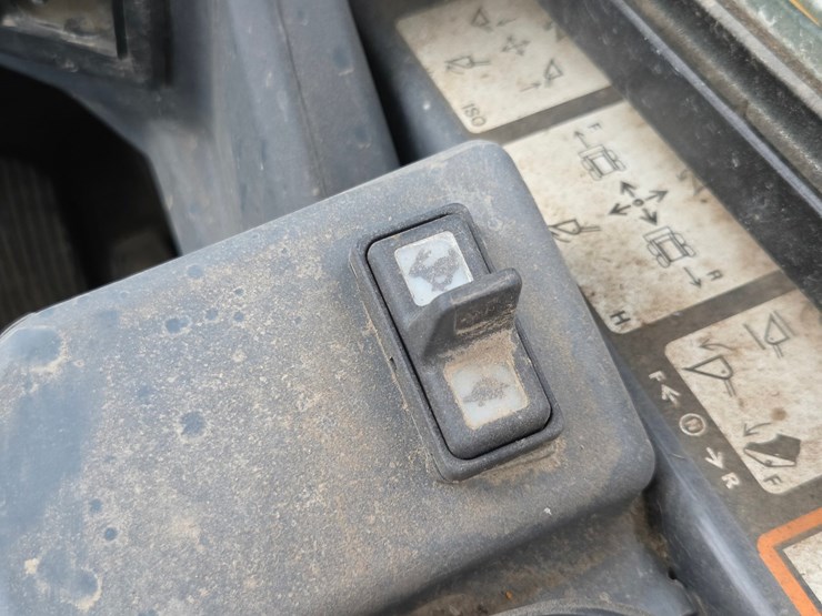 2018-deere-333g-image-42