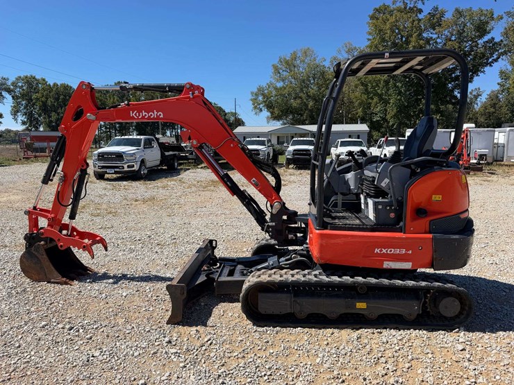 2023-kubota-kx033-4-image-5