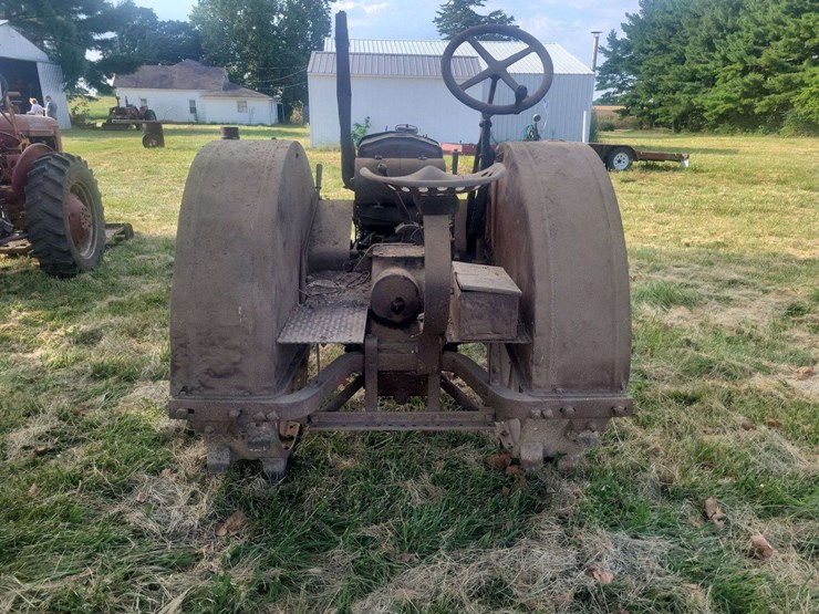wallis-tractor-image-6