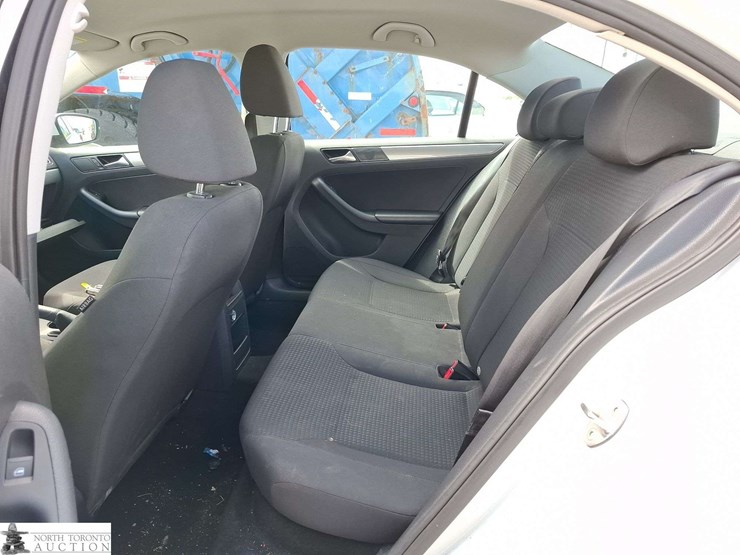 non-operable-2015-volkswagen-jetta-tdi-trendline-plus-4dr-sedan-6a-image-12