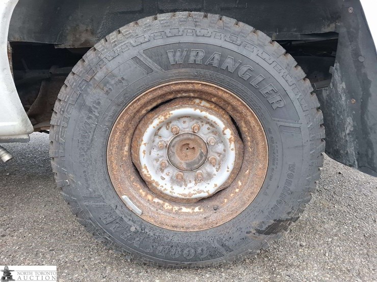 2009-ford-cargo-image-17