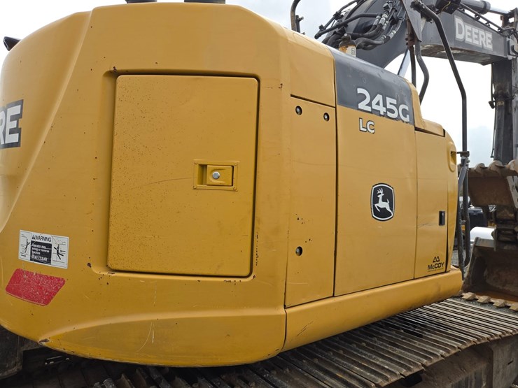 2017-deere-245g-lc-image-37