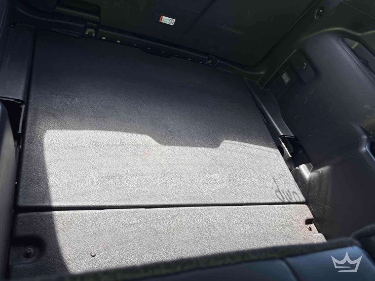 2016-ford-explorer-image-23