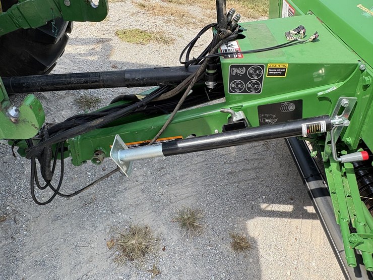 2016-john-deere-569-image-13