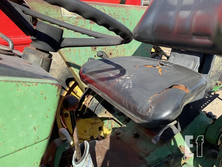 john-deere-2440-image-5