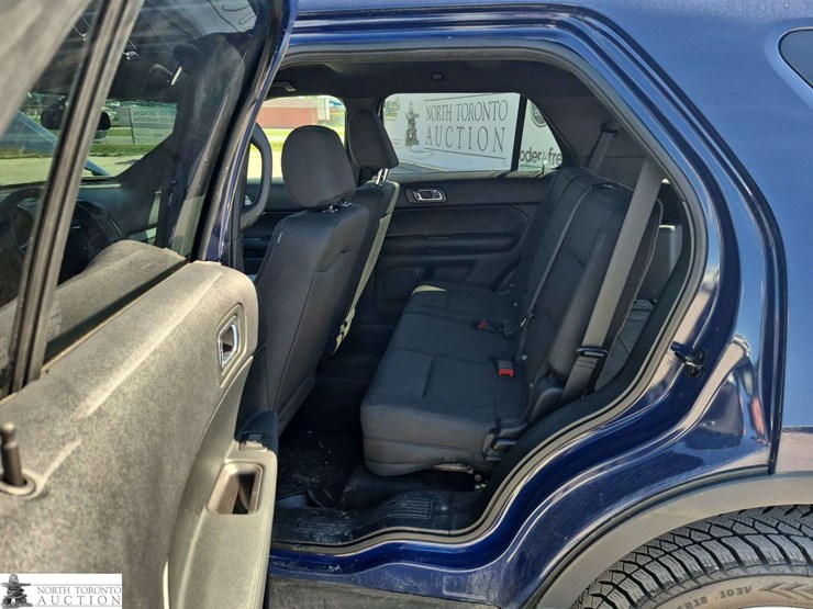 2017-ford-explorer-image-14