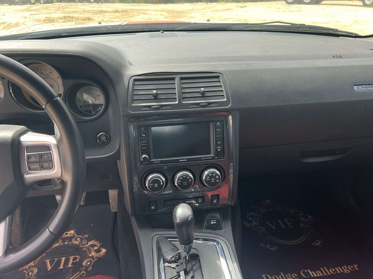 2013-dodge-challenger-2-door-coupe-(183,401-miles)-image-13