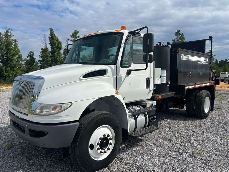 2019-international-durastar-4300-image-9