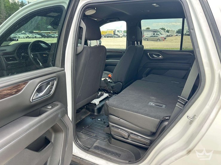 2022-chevrolet-tahoe-image-21