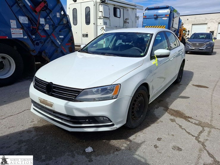 non-operable-2015-volkswagen-jetta-tdi-trendline-plus-4dr-sedan-6a-image-1