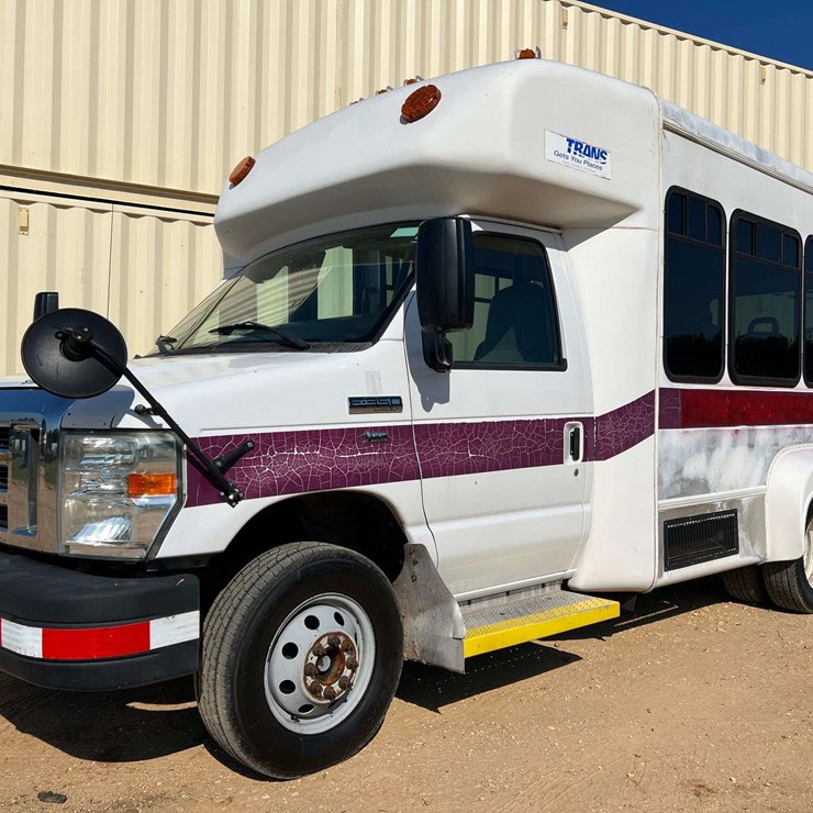 2012 FORD E350