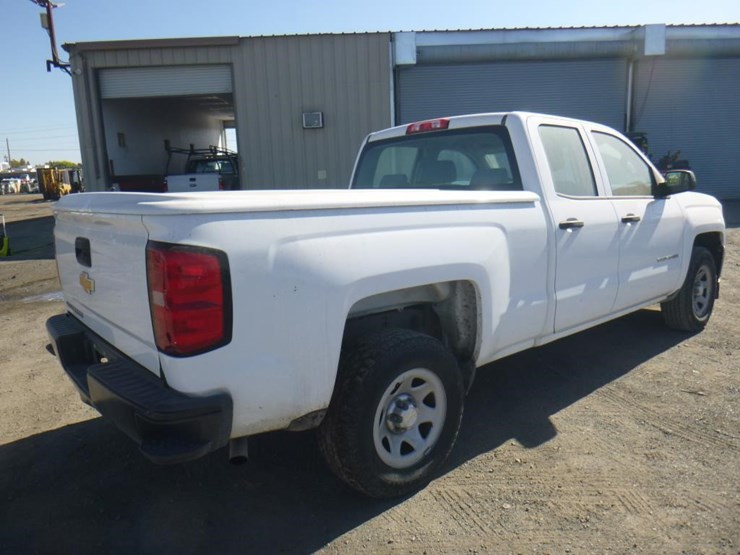 2017-chevrolet-1500-image-3