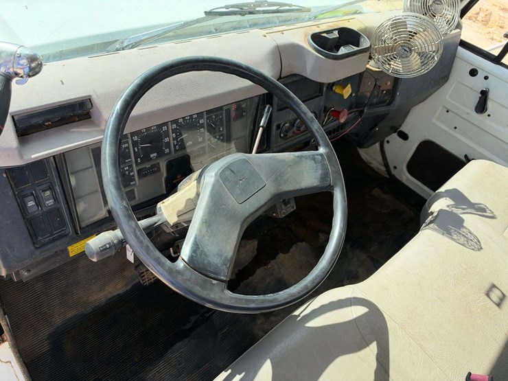 1996-international-4700-image-11