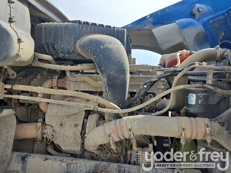 2019-freightliner-122sd-image-8
