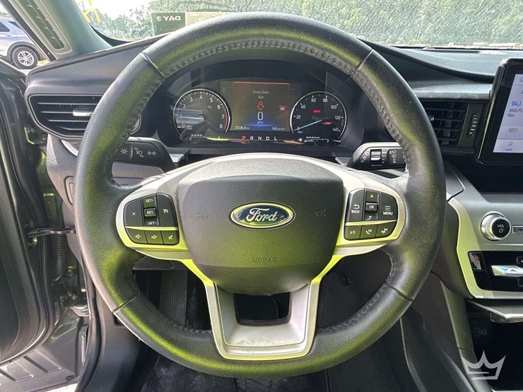 2022-ford-explorer-image-14
