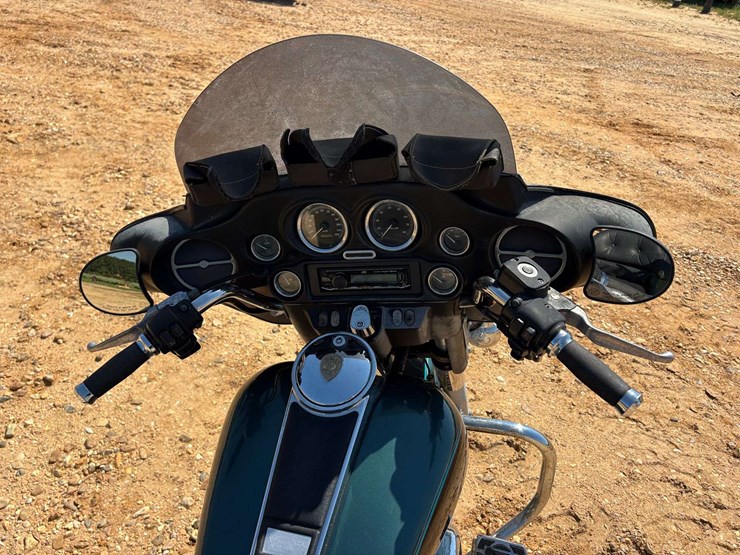 2002-harley-davidson-classic-motorcycle-(64,181-miles)-image-10