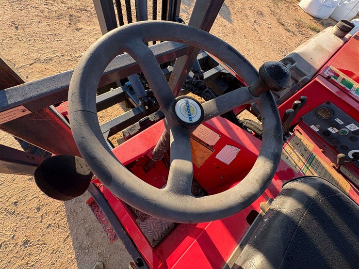 2004-moffett-m5500-image-7