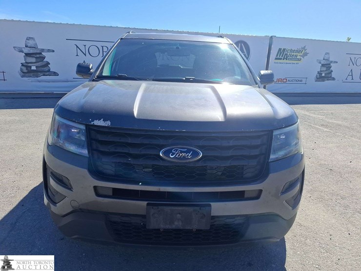 2016-ford-explorer-image-2