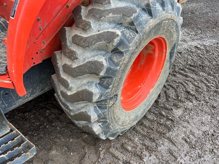 2017-kubota-l47-image-13